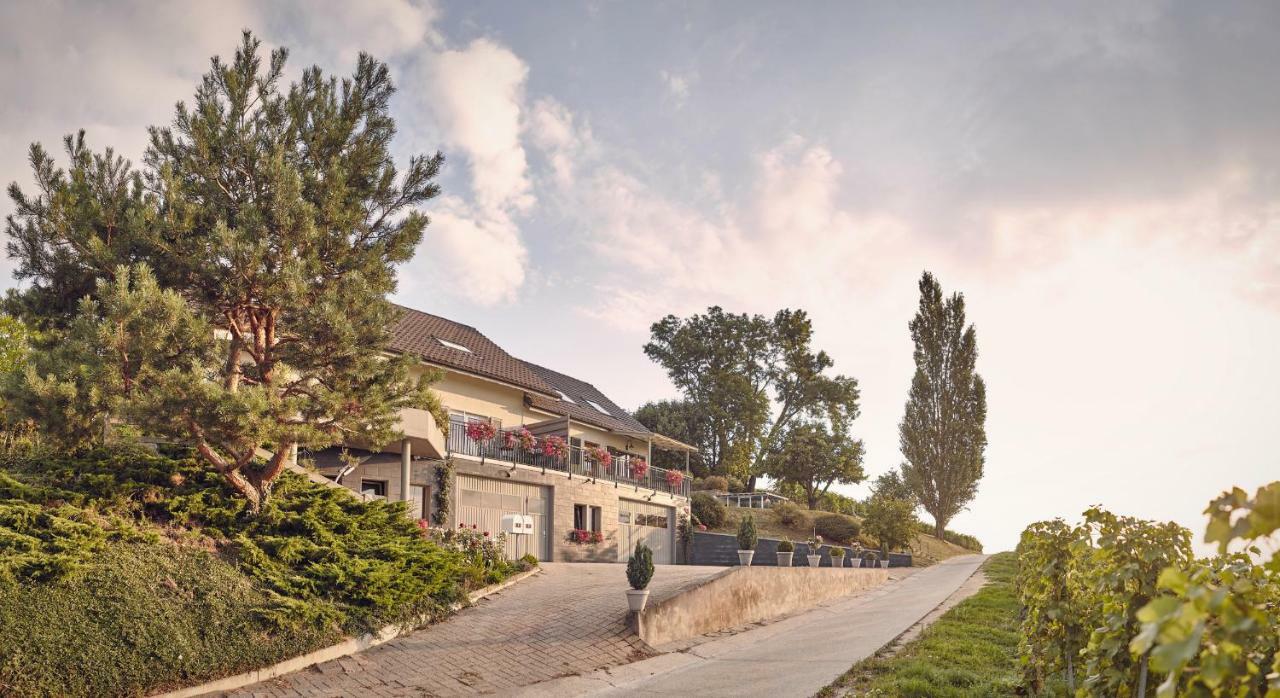 Domaine Beauregard Hotell Rolle Exteriör bild