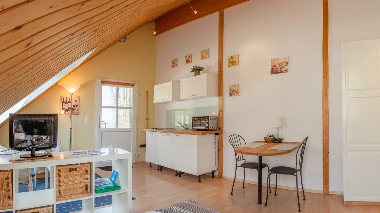 Domaine Beauregard Hotell Rolle Exteriör bild